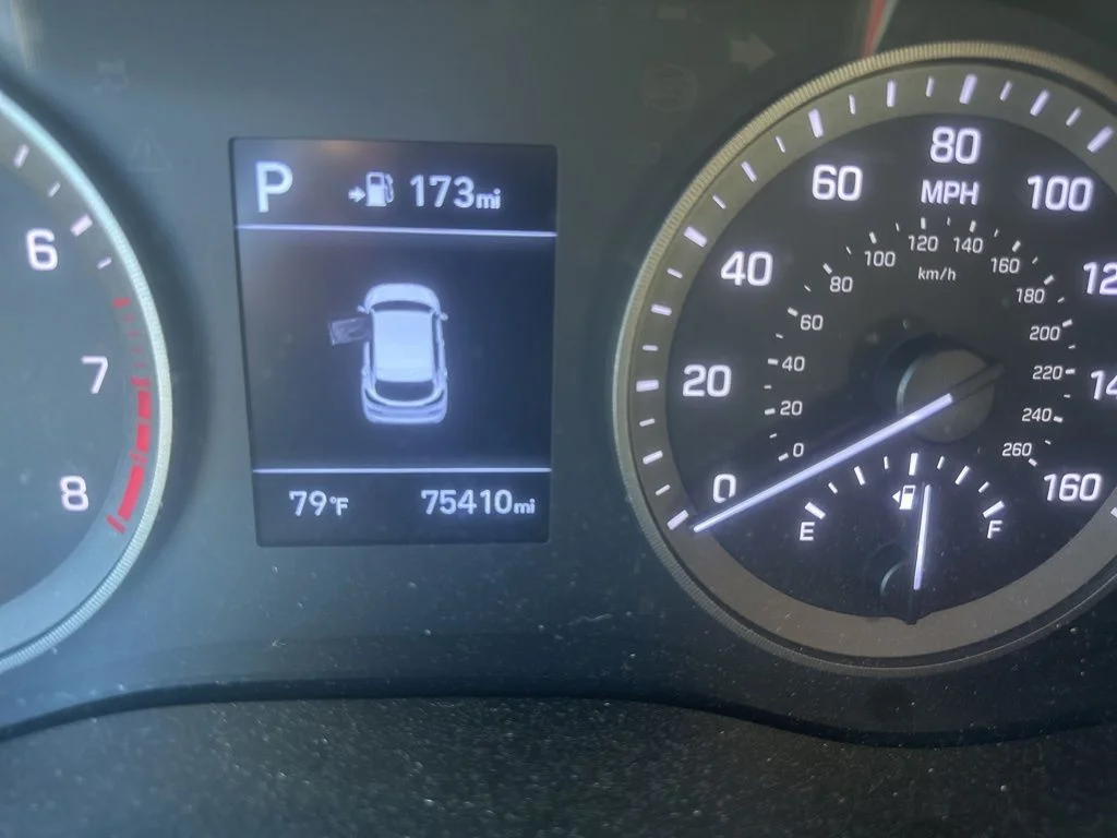 Used 2019 White Hyundai SE image 28