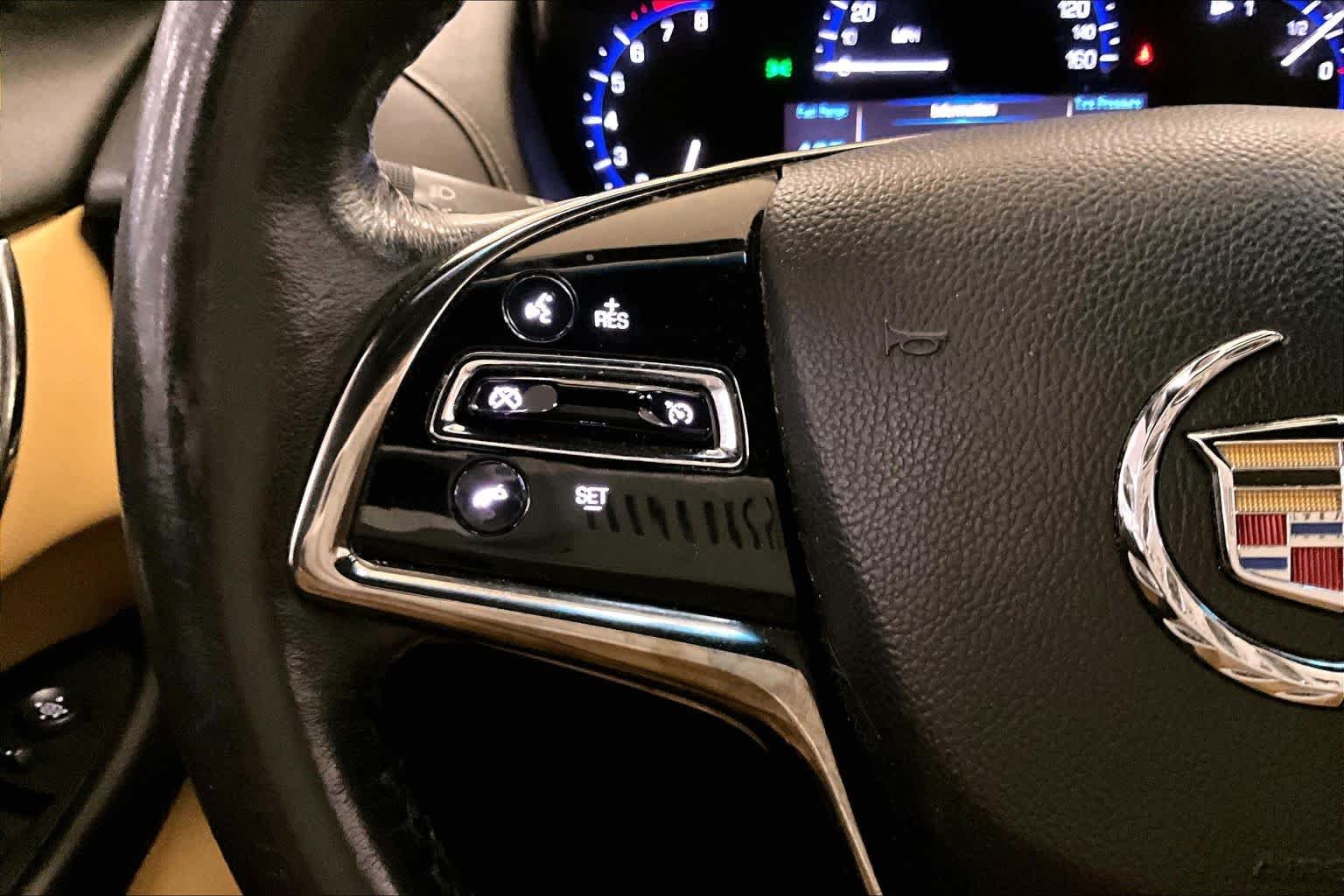 Used 2013 White Diamond Tricoat Cadillac  image 23