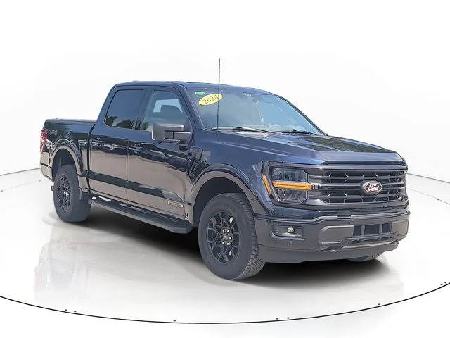 Used 2024 Blue Ford XLT image 3