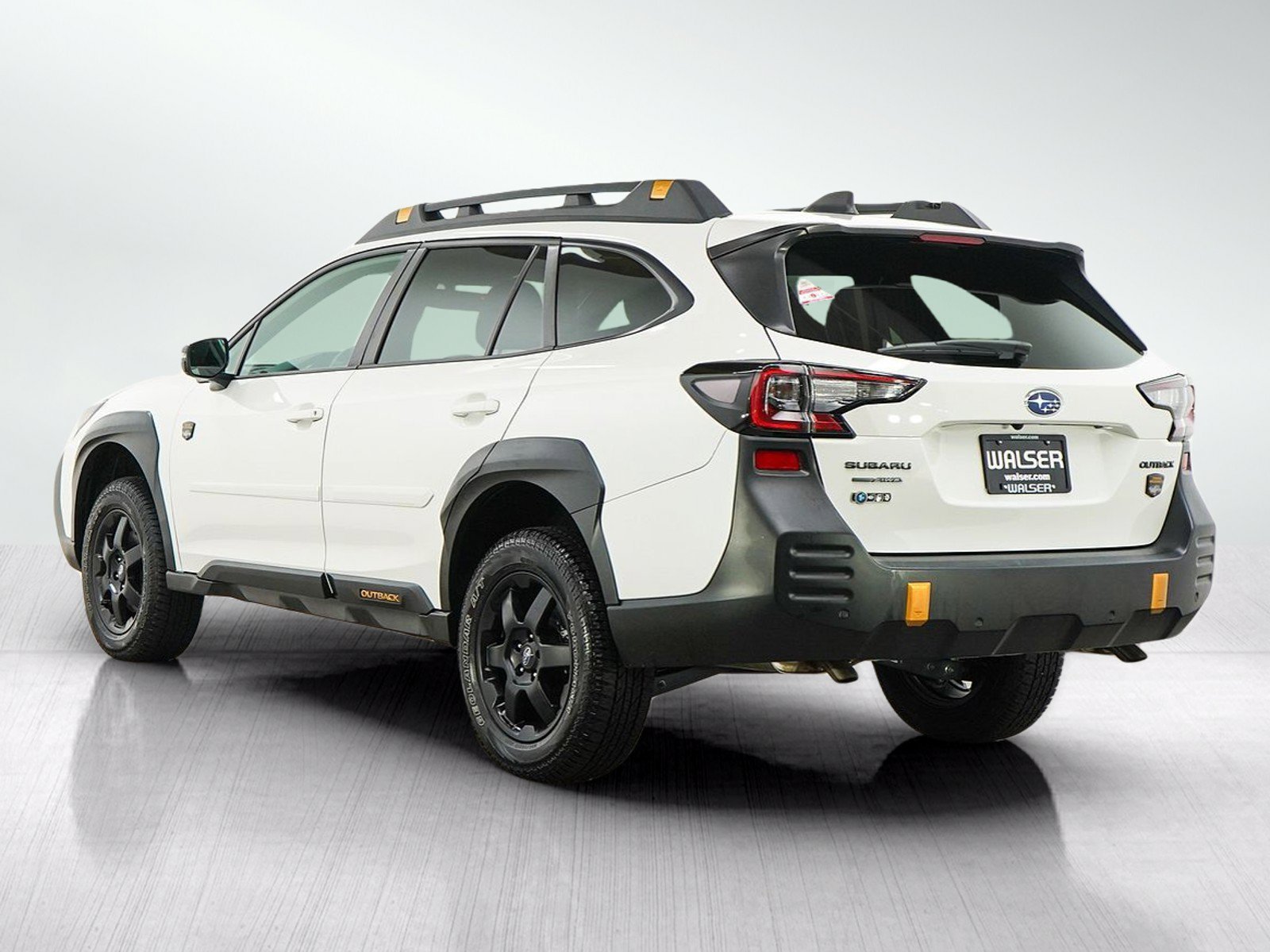 Used 2024 Crystal White Pearl Subaru Wilderness image 3