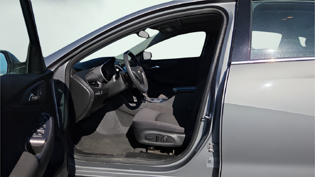 Used 2023 Gray Chevrolet LT image 21