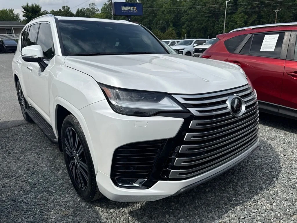 Used 2025 White Lexus 600 Luxury image 2