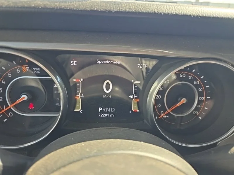 Used 2018 White Jeep Unlimited Sahara image 12
