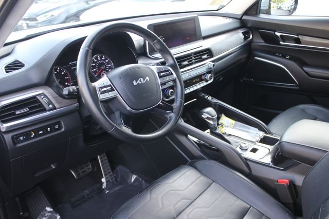 Used 2022 Gray Kia SX image 3