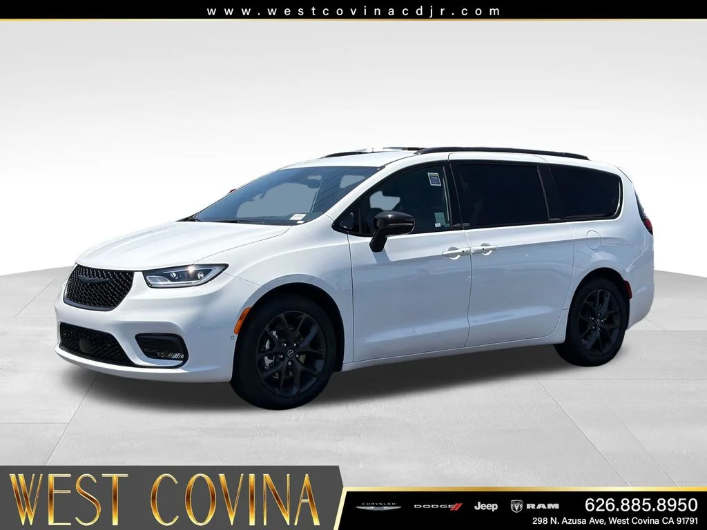 2026 Chrysler Pacifica Select's photo