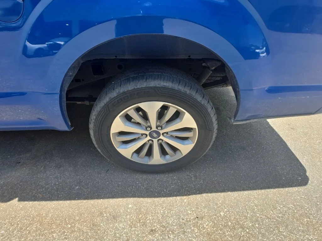 Used 2018 Blue Ford XL image 17