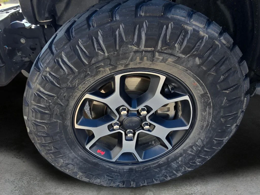 Used 2018 Granite Crystal Metallic Clearcoat Jeep Rubicon image 30