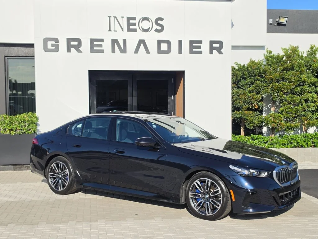 Used 2024 Black BMW 540i xDrive image 1