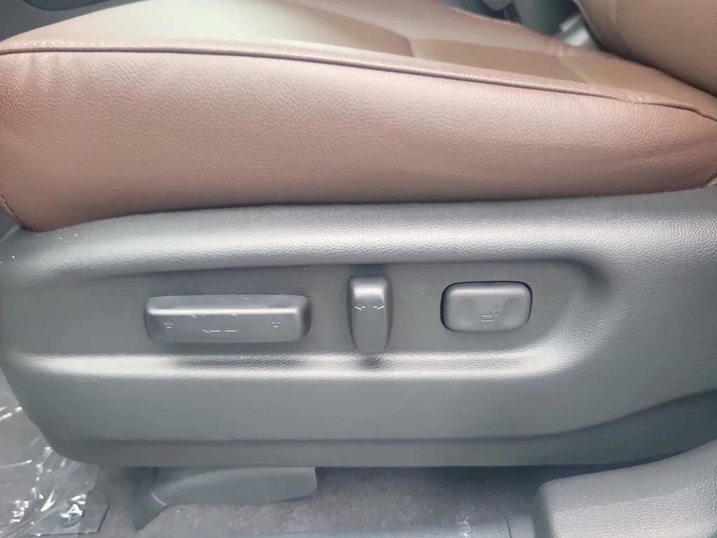 New 2026 Platinum White Pearl Honda RTL image 12