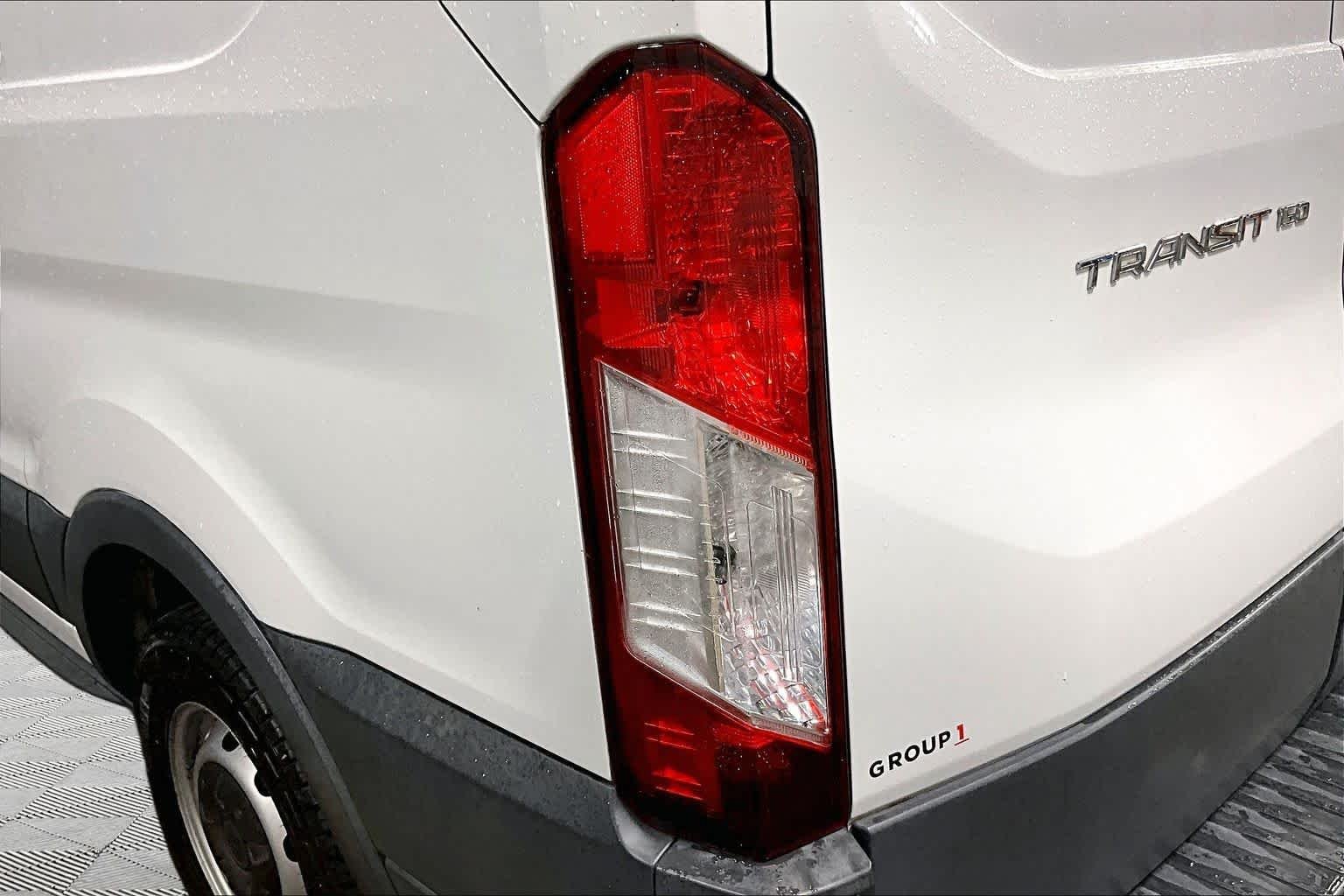 Used 2018 Oxford White Ford  image 29