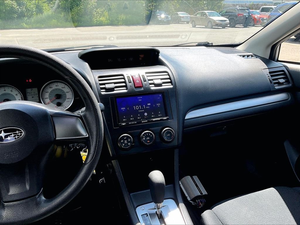 Used 2013 Silver Subaru 2.0i image 18