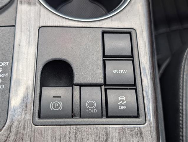 Used 2023  Toyota Platinum image 23