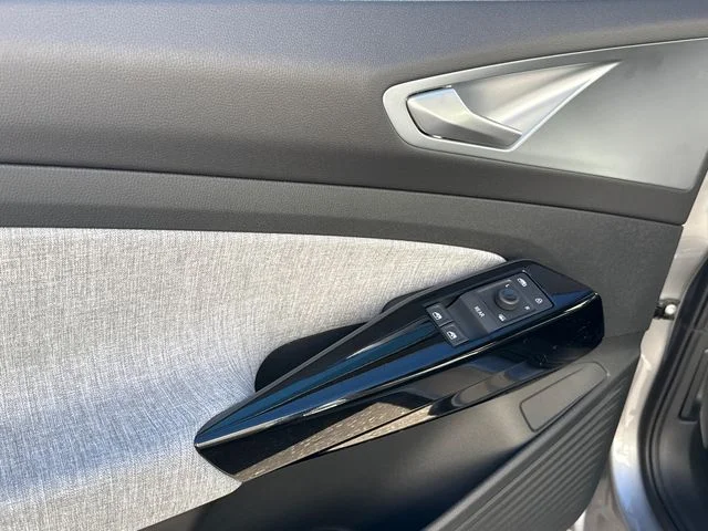 2026 Volkswagen ID.4 PRO - Photo 9