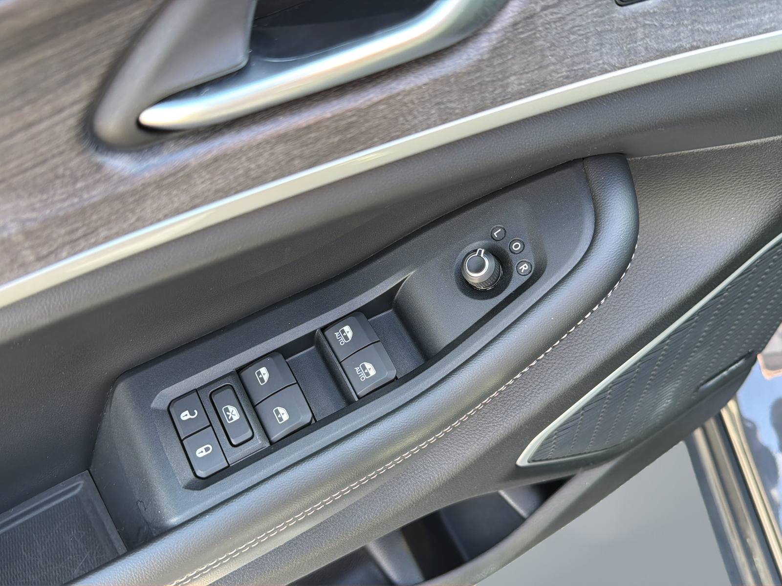 Used 2024 Gray Jeep 4xe image 27