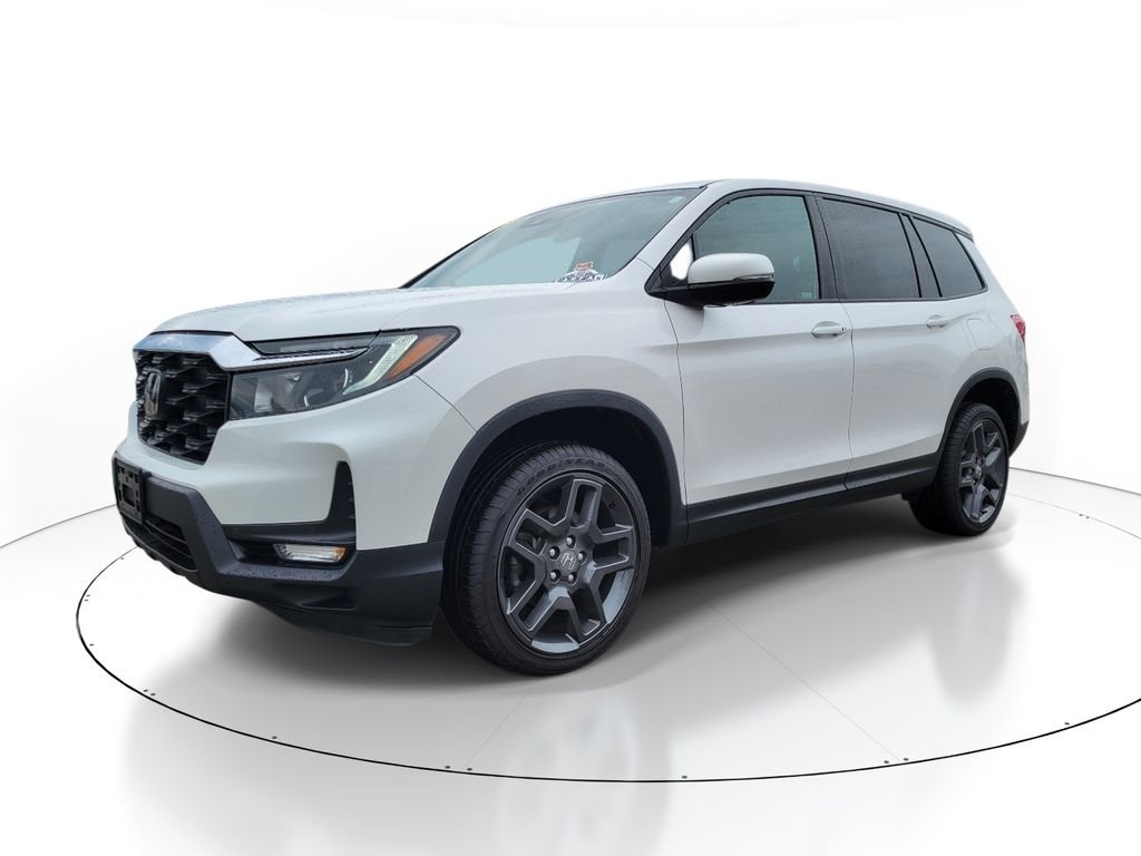 Used 2023  Honda EX-L image 2