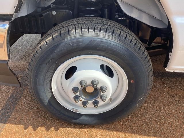 2025 Ford E-Series Cutaway Base - Photo 9