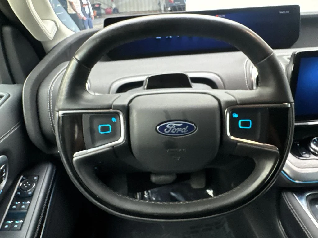 Used 2025 Silver Ford Platinum image 60