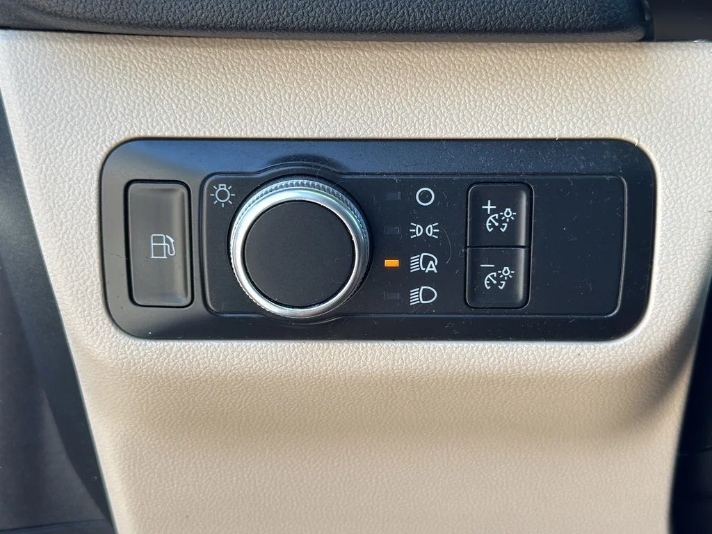 Used 2021 White Ford SE image 26