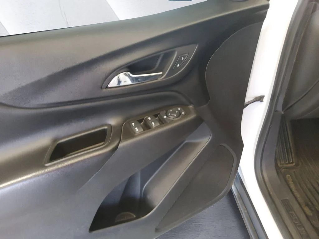 Used 2020 White Chevrolet LT image 12