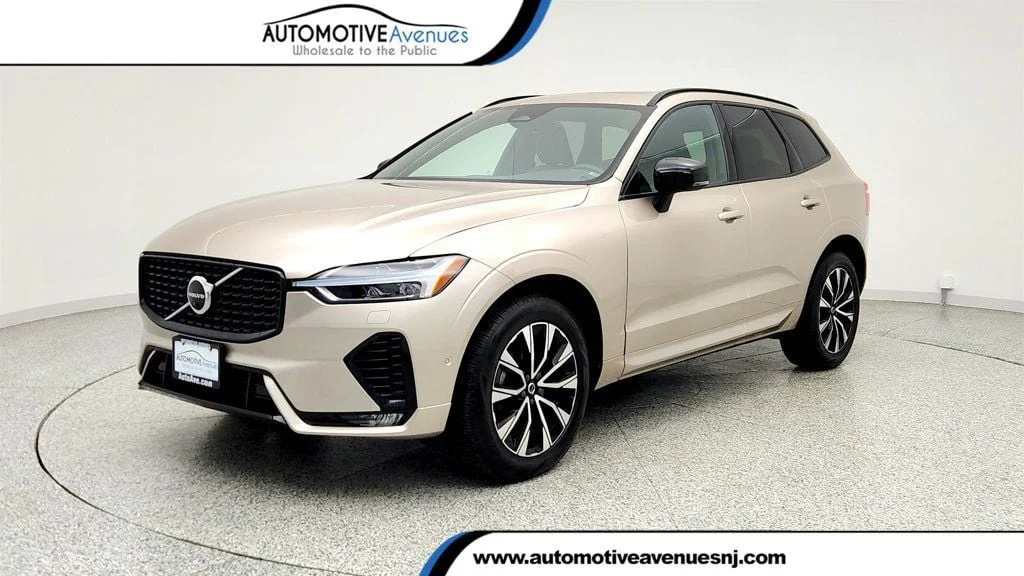 2023 Volvo XC60 B5 Plus Dark Theme AWD's photo