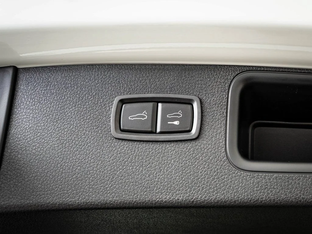 Used 2026 White Porsche  image 21
