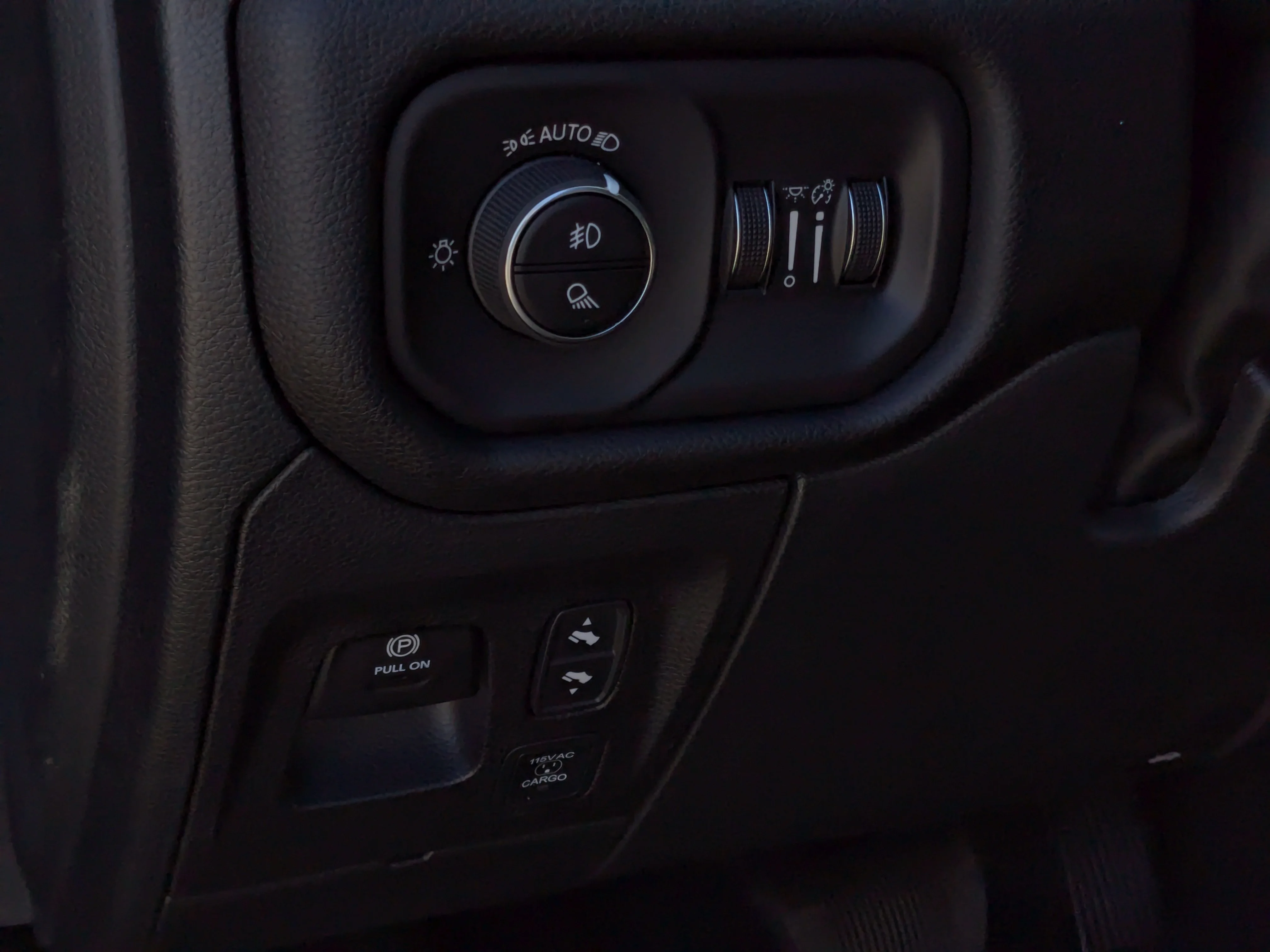 New 2026 Grey RAM Sport - Bed Utility Grp - Power Tailgate - 14.4 Display - Pano Sunroof & Tons More! image 15