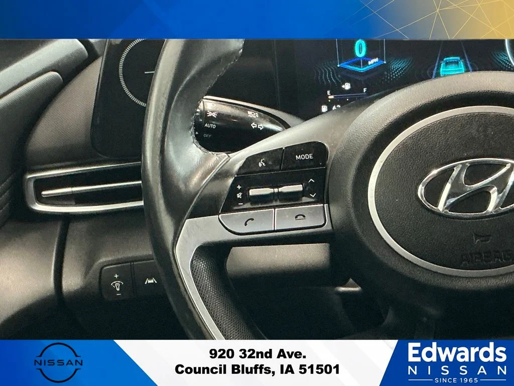 Used 2023 Blue Hyundai SEL image 16