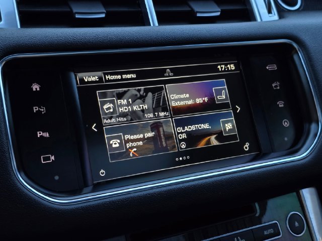 Used 2016 Mariana Black Land Rover HSE Td6 image 28