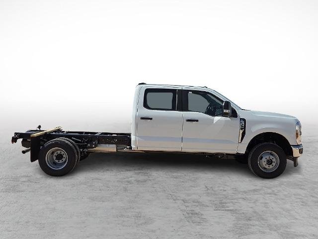 New 2026 Oxford White Ford F-350® XL image 12