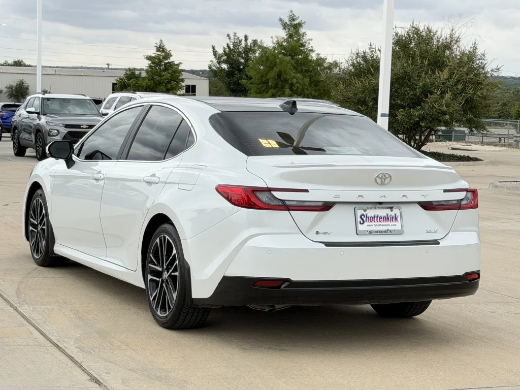 Used 2025 Beige Toyota XLE image 4