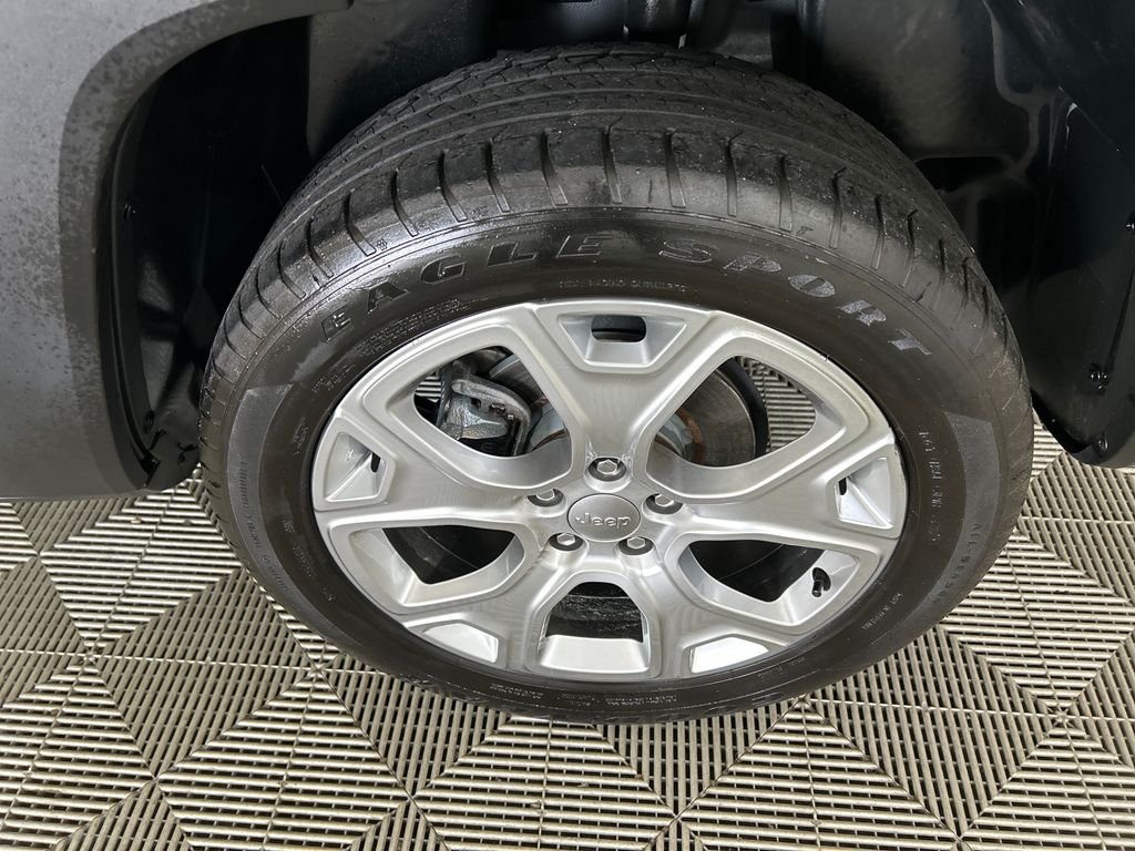Used 2023 Gray Jeep Limited image 10