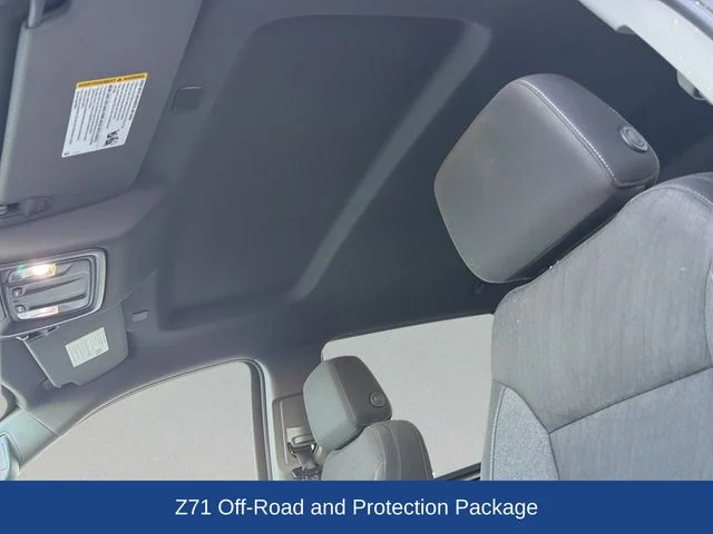 Used 2025 White Chevrolet LT image 12