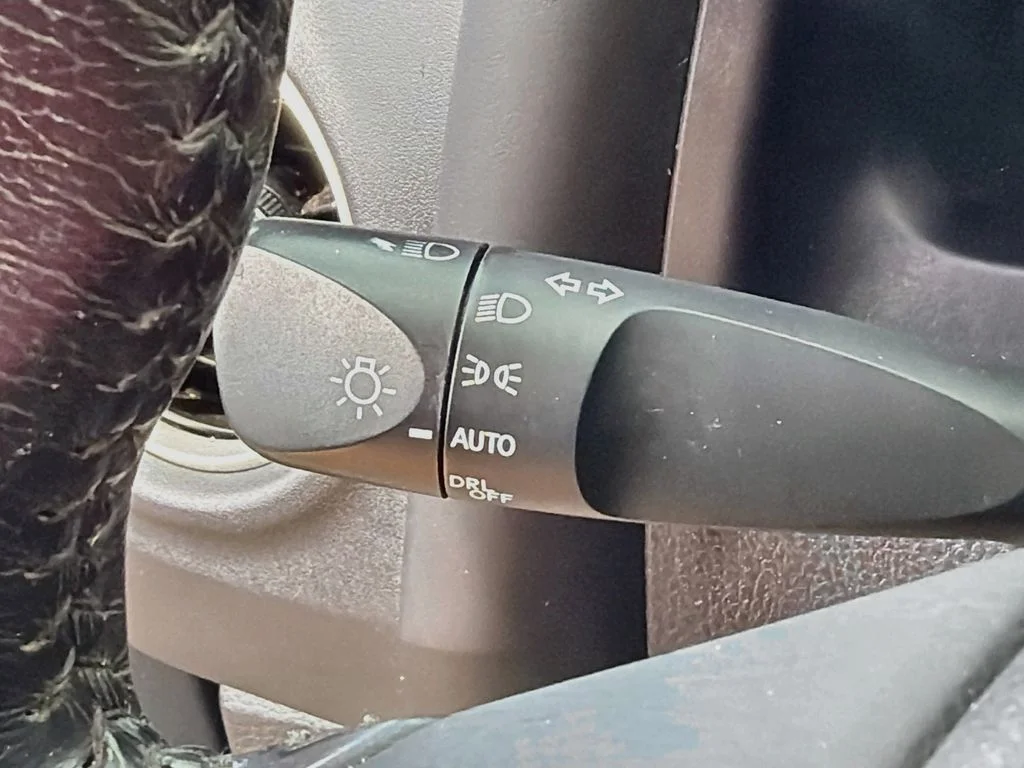 Used 2017 Slate Metallic Toyota L image 23