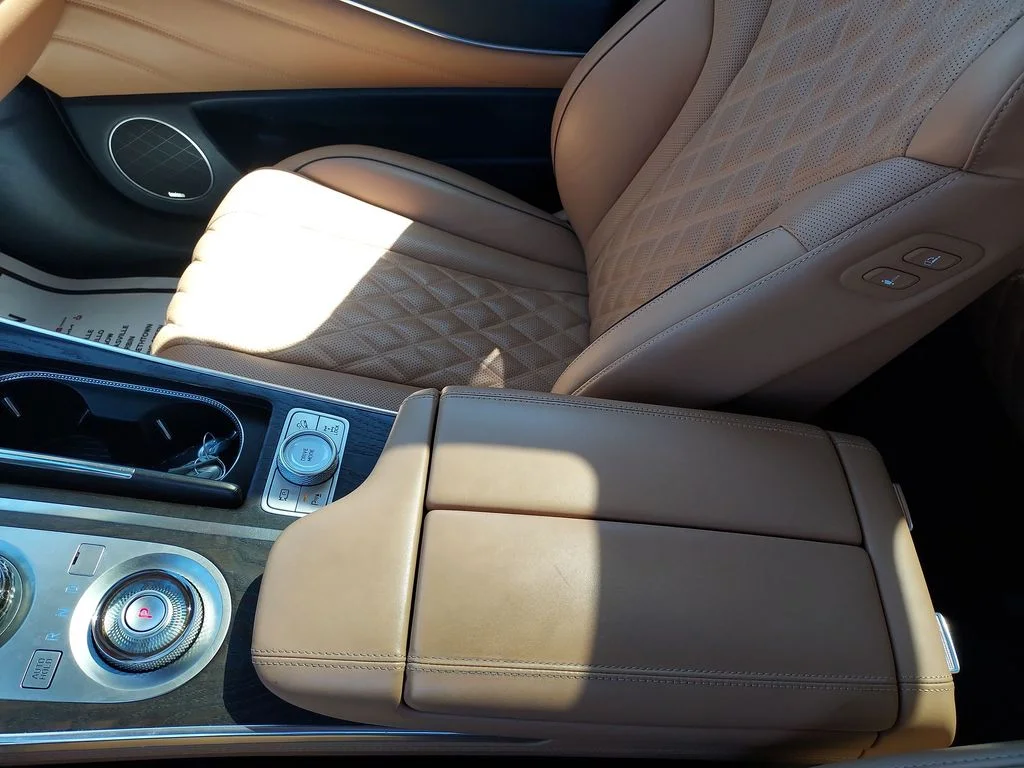 Used 2023 White Genesis 3.5T image 27