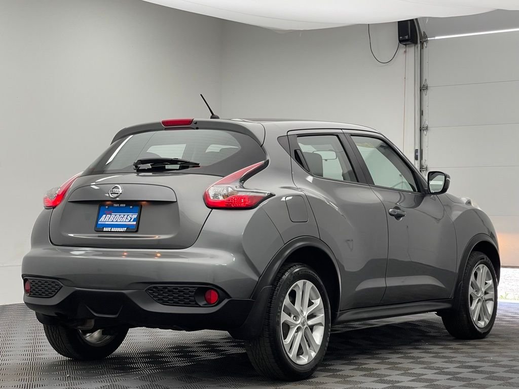 Used 2015 Gun Metallic Nissan S image 6