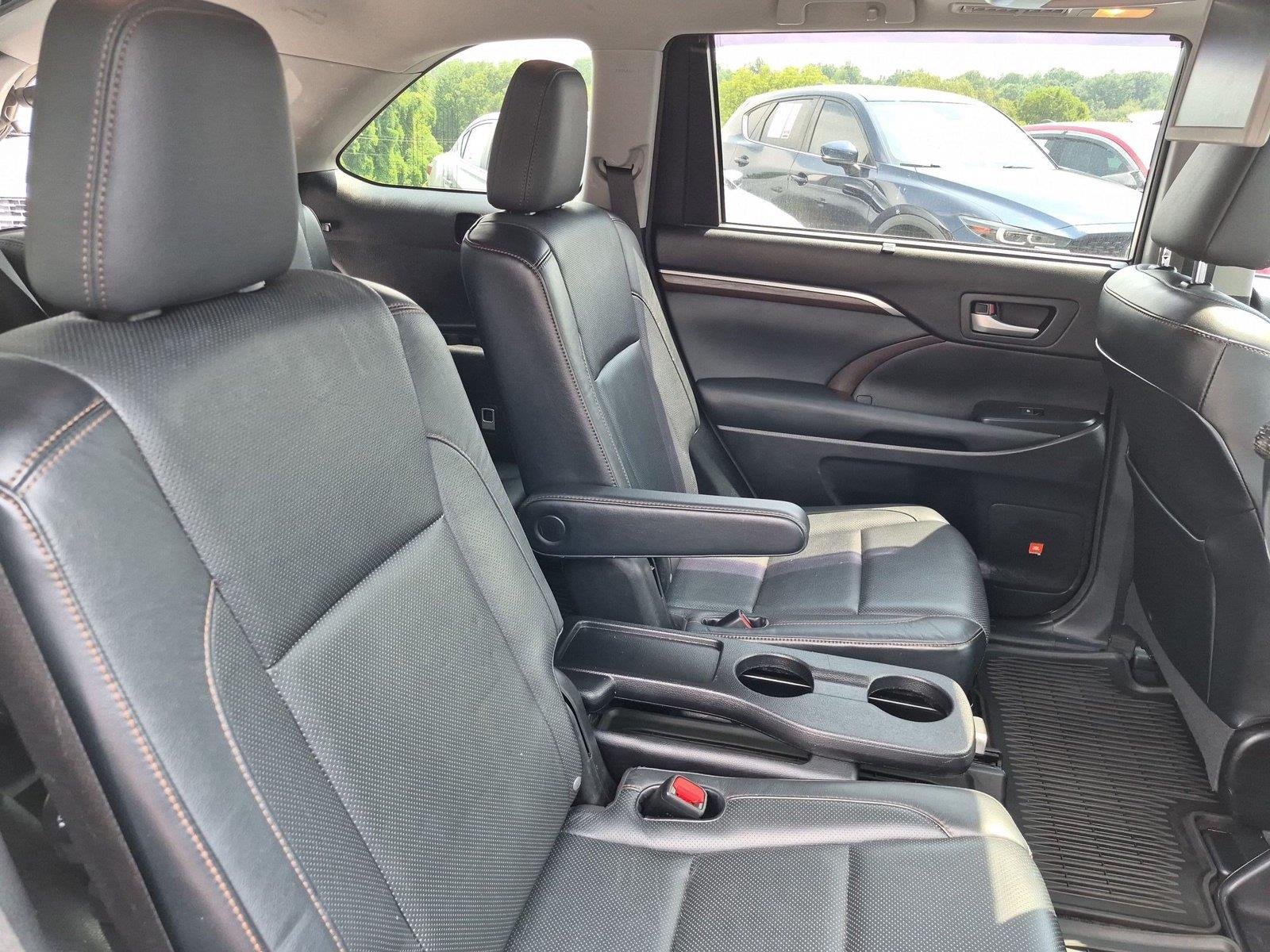 Used 2014 Silver Sky Metallic Toyota Limited image 38