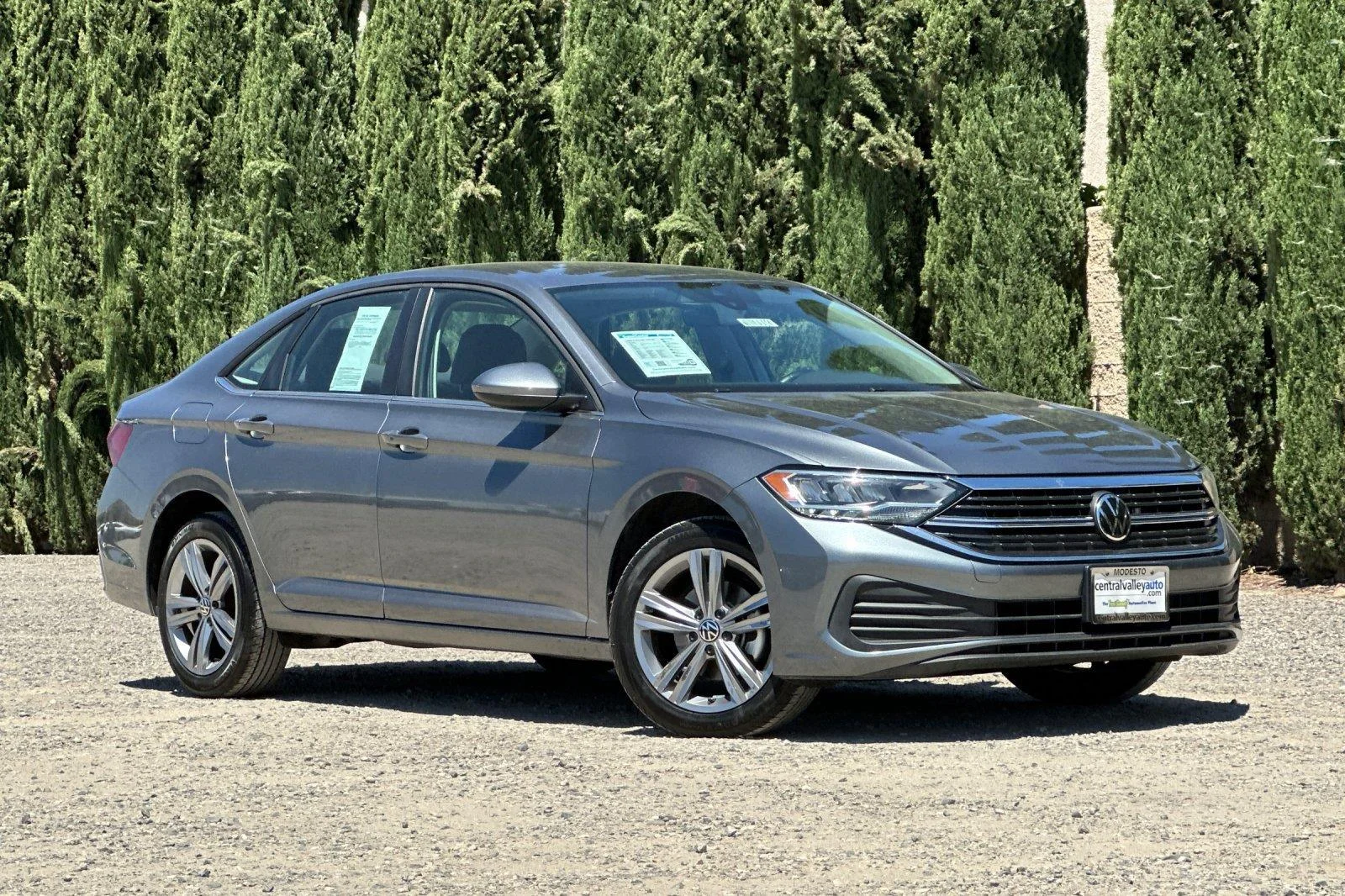 Used 2024 Platinum Gray Metallic Volkswagen SE image 1
