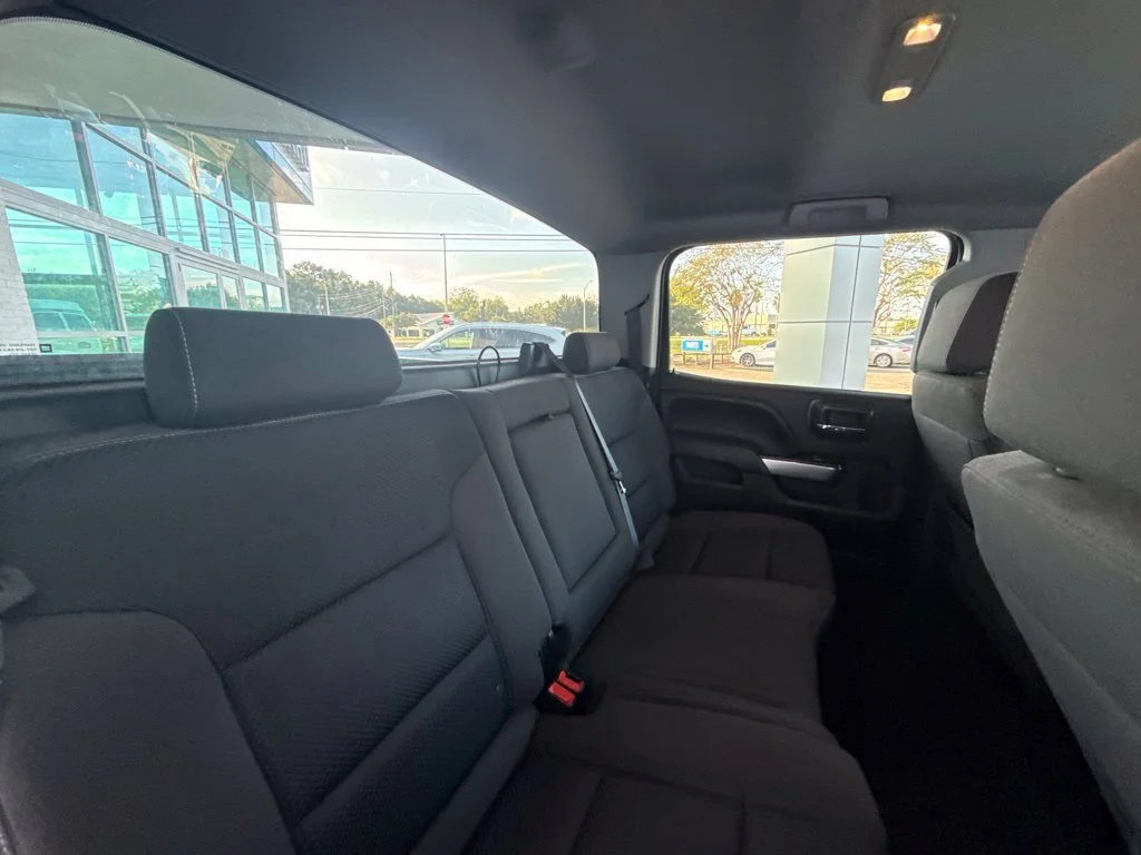 Used 2017 SUMMIT WHITE Chevrolet LT image 38