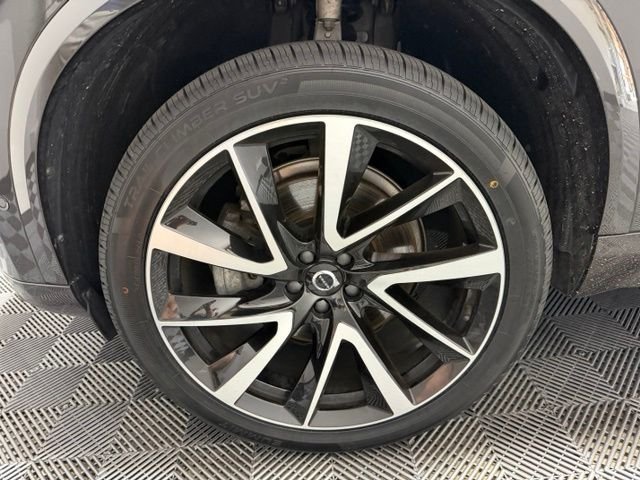 Certified Used 2023 Platinum Gray Metallic Volvo B6 Plus 7-Seater image 47