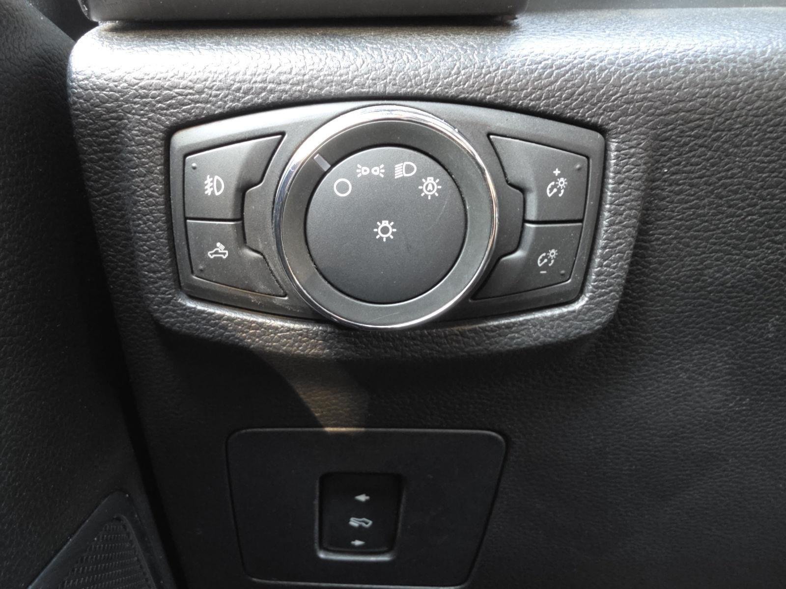 Used 2016 White Platinum Metallic Tri-Coat Ford Limited image 51