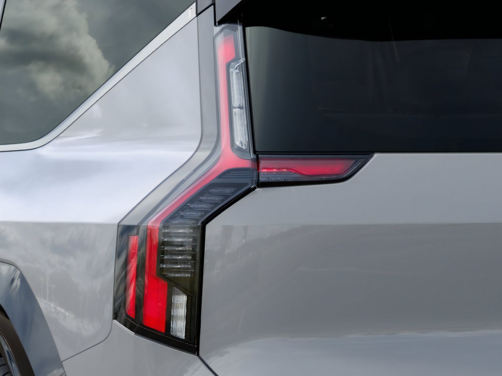 New 2026 Wolf Gray Kia Land AWD image 11