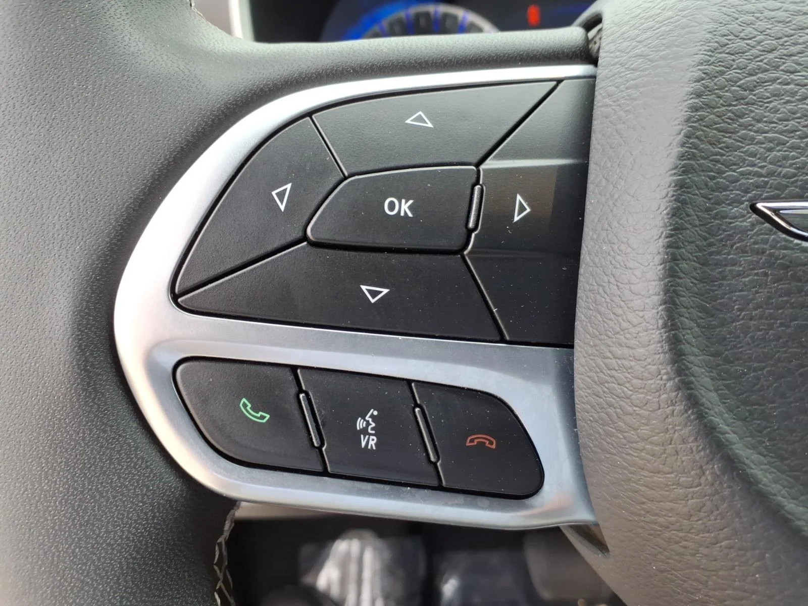 2025 Chrysler Pacifica Select - Photo 25