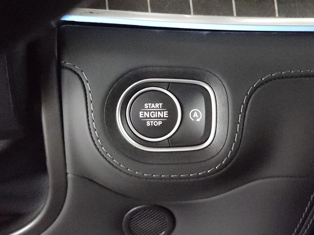 Used 2025 Black Mercedes-Benz Maybach GLS 600 image 17