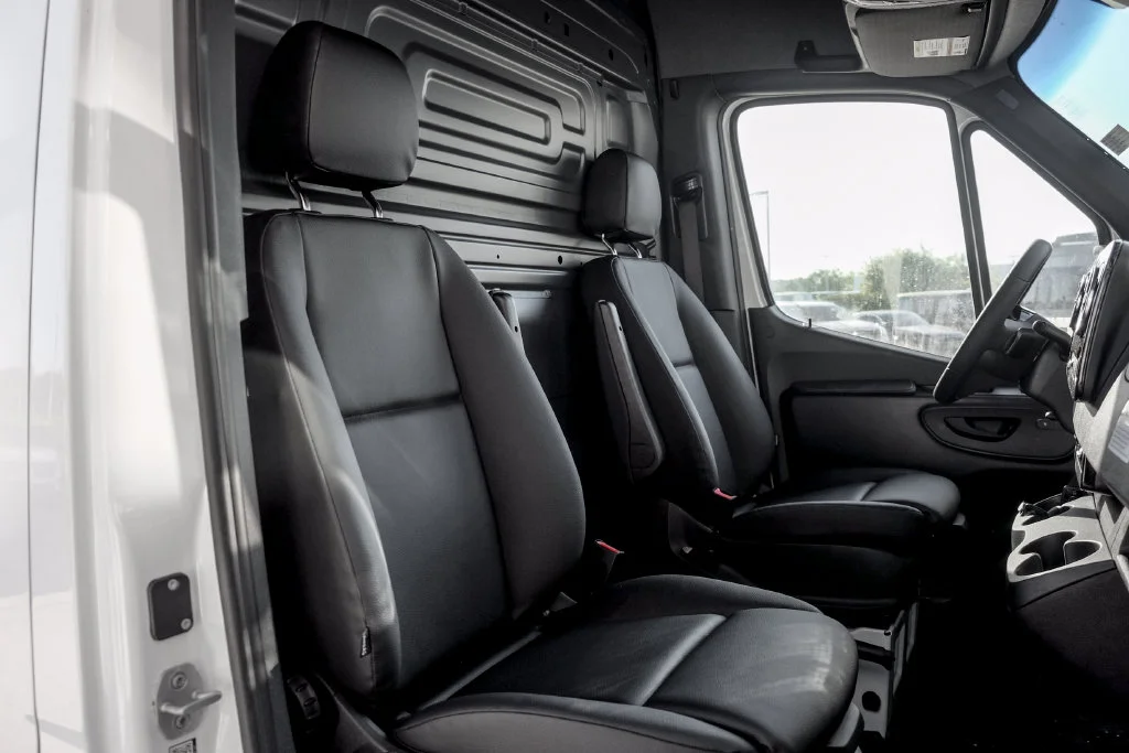 New 2026 Arctic+White Mercedes-Benz Cargo 144 WB image 20