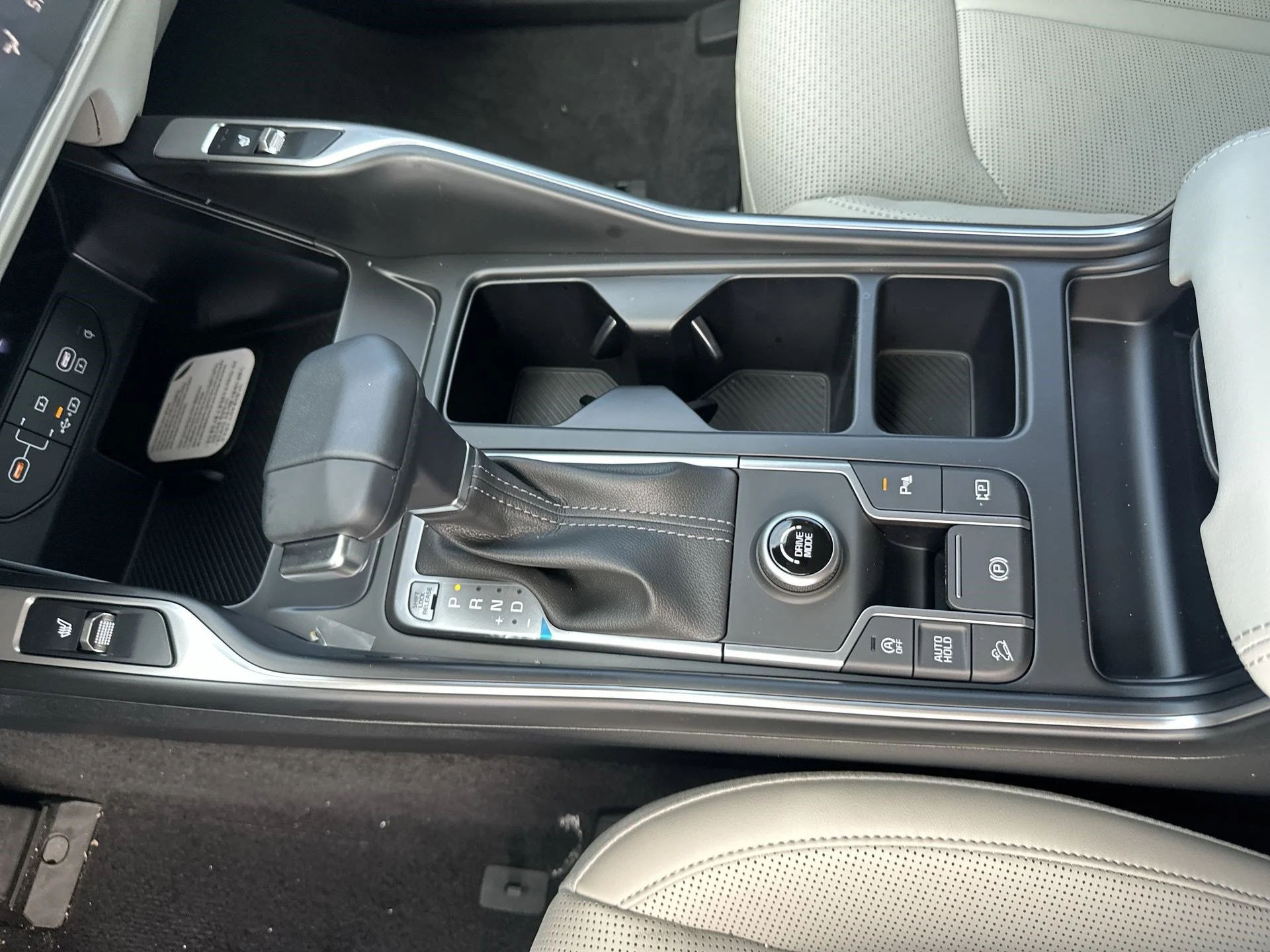 New 2026 Wolf Gray Kia S image 20