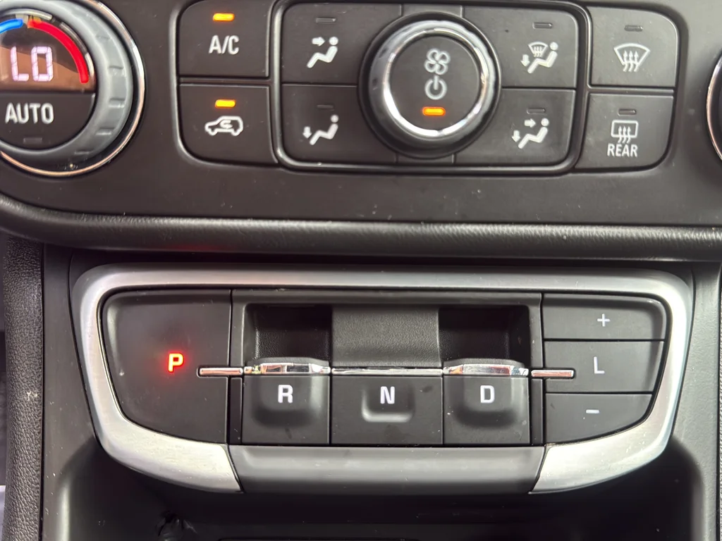 Used 2022 Blue GMC SLT image 32
