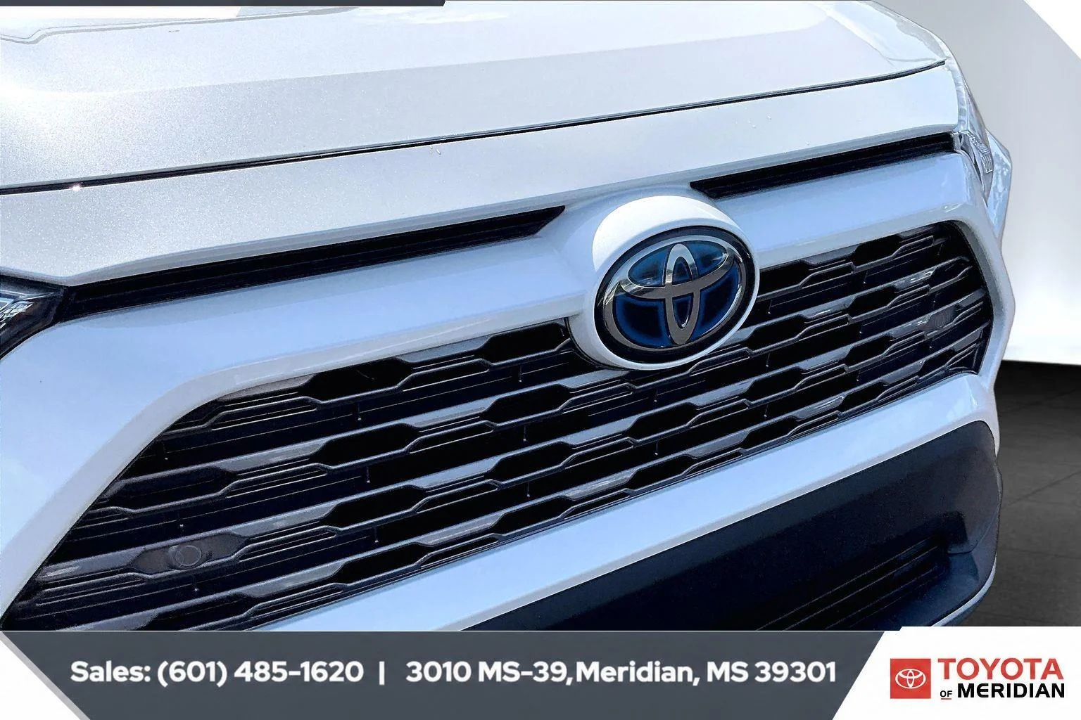 Used 2020 Blizzard Pearl Toyota Hybrid Limited image 21