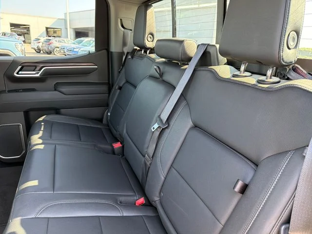 Used 2022 Silver GMC SLT image 23