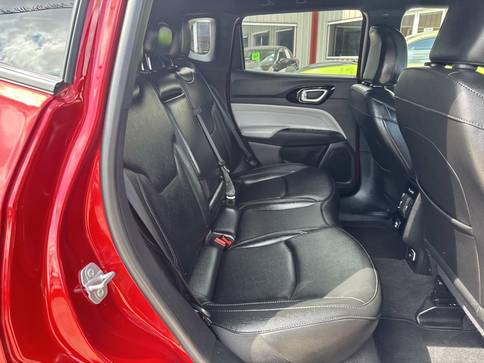 Used 2025 Red Hot Pearlcoat Jeep Limited image 9
