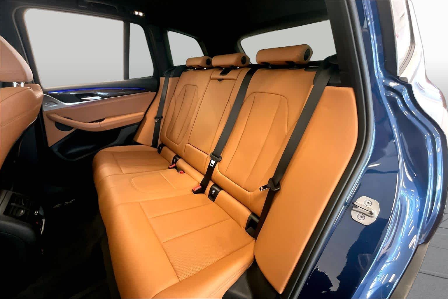 Used 2023 Phytonic Blue Metallic BMW sDrive30i image 18
